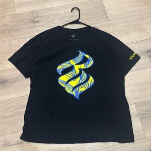 Rocawear Black Tee with Blue and Yellow Graphic